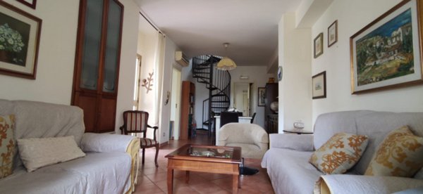 casa indipendente in vendita a Modica