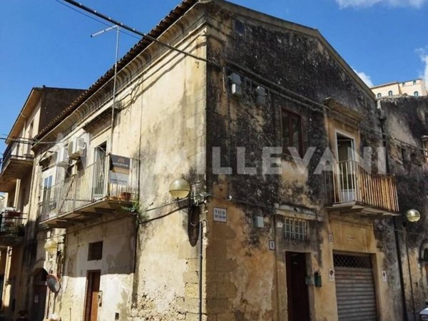 casa indipendente in vendita a Modica in zona Modica Bassa