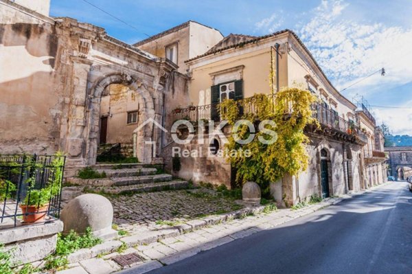 appartamento in vendita a Modica in zona Modica Alta