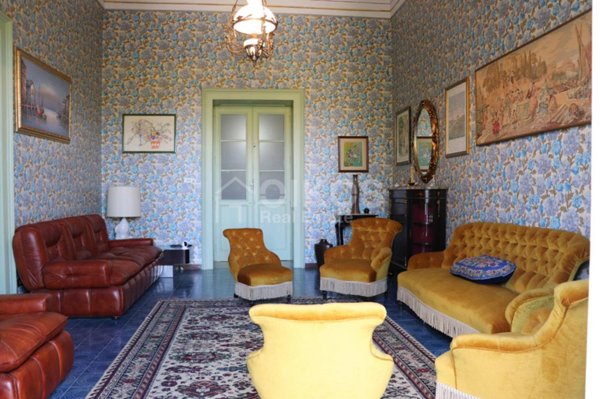 casa indipendente in vendita a Modica