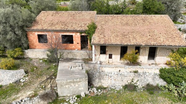 casa indipendente in vendita a Modica in zona Modica Alta