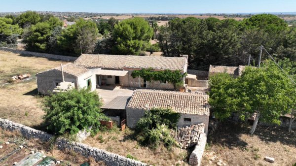 casa indipendente in vendita a Modica in zona Sacro Cuore
