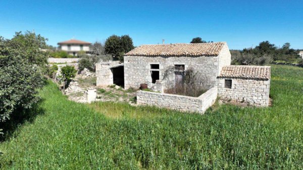 casa indipendente in vendita a Modica