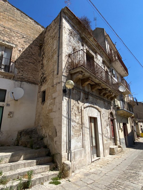 casa indipendente in vendita a Modica