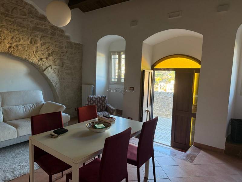 casa indipendente in vendita a Modica in zona Modica Alta