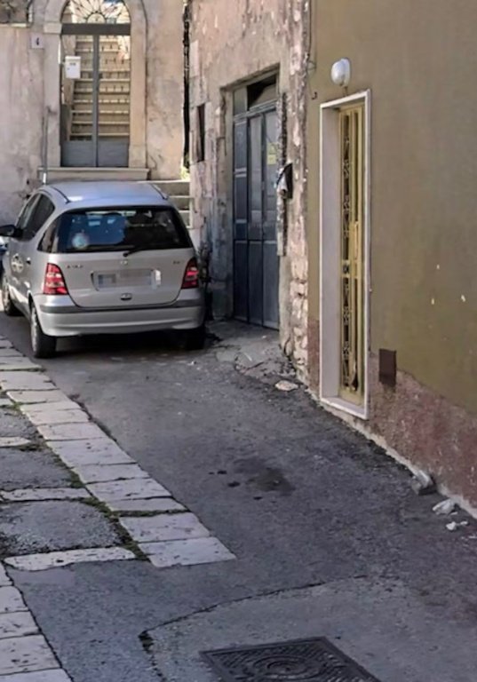 locale commerciale in vendita a Modica