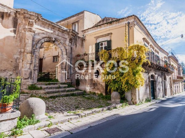 appartamento in vendita a Modica in zona Modica Alta