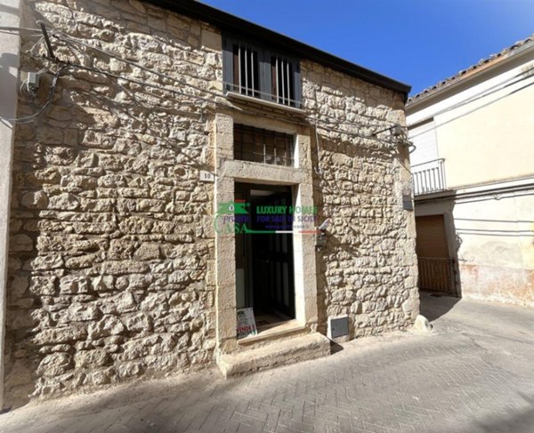 casa indipendente in vendita a Modica in zona Modica Alta