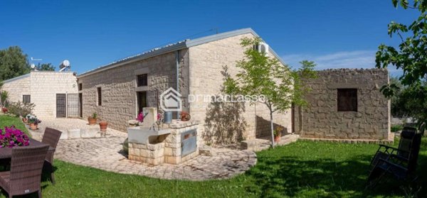 casa indipendente in vendita a Modica
