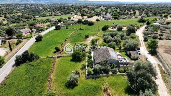 casa indipendente in vendita a Modica