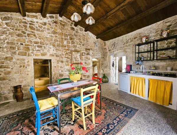 casa indipendente in vendita a Modica
