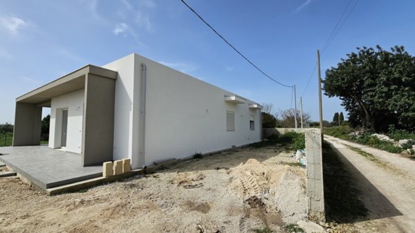 casa indipendente in vendita a Modica in zona Sacro Cuore