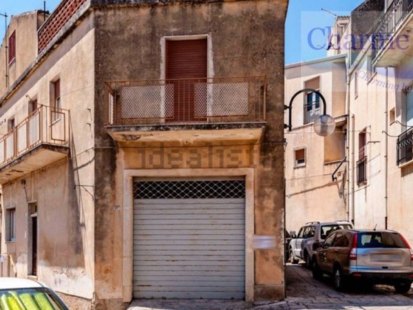 casa indipendente in vendita a Modica in zona Modica Bassa