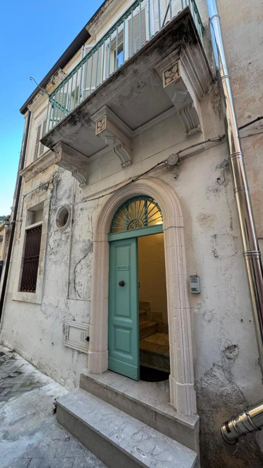 casa indipendente in vendita a Modica in zona Modica Bassa