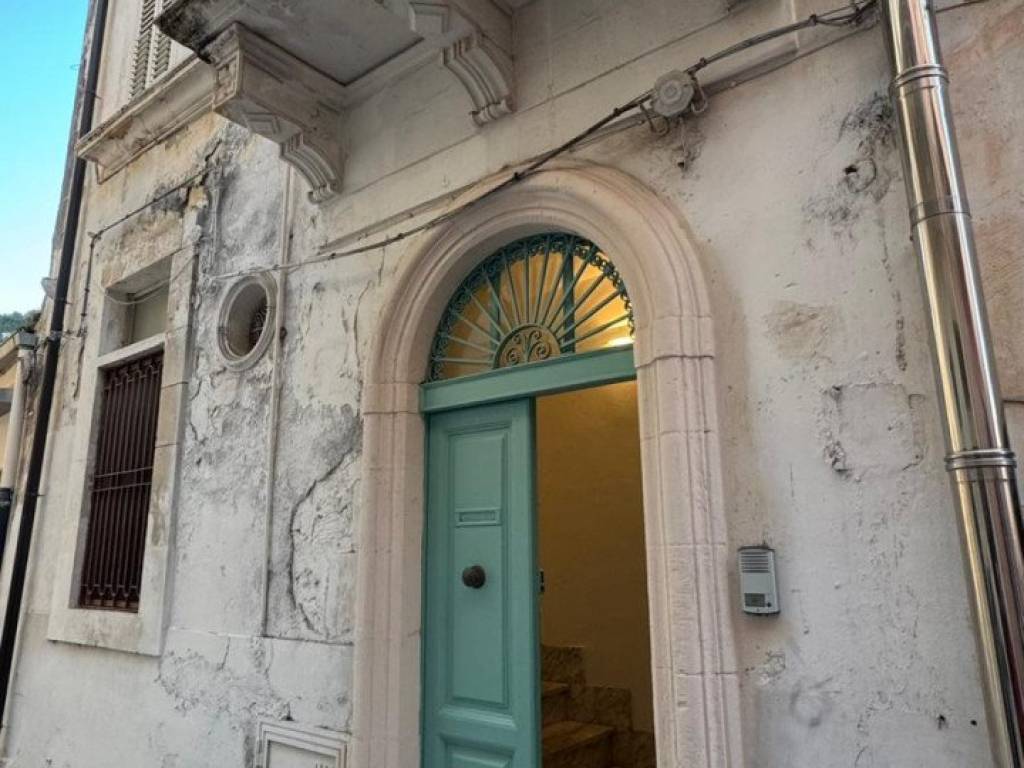 casa indipendente in vendita a Modica in zona Modica Bassa