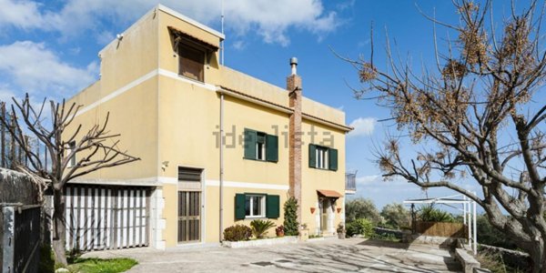 casa indipendente in vendita a Modica