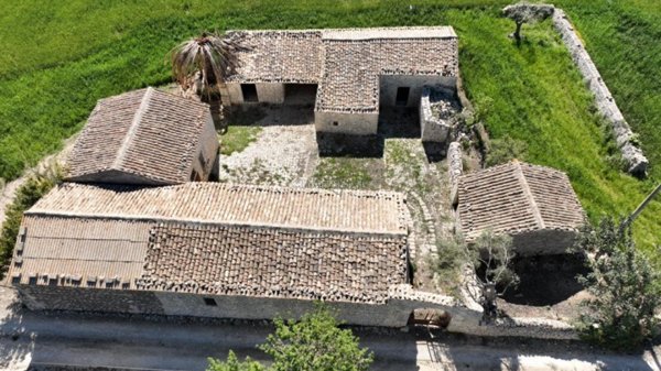 casa indipendente in vendita a Modica