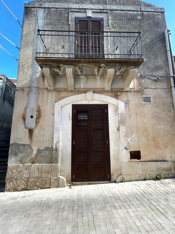 casa indipendente in vendita a Modica