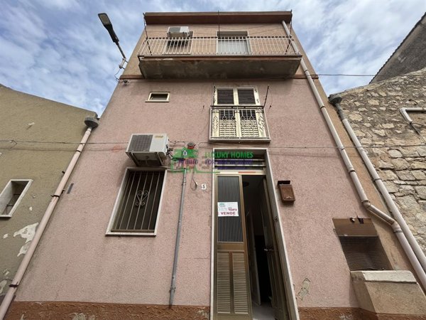 casa indipendente in vendita a Modica in zona Modica Alta