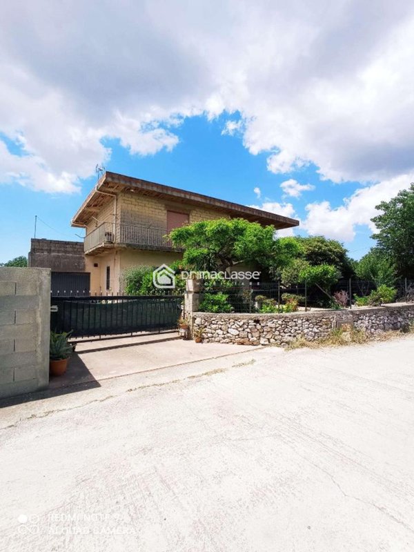 casa indipendente in vendita a Modica