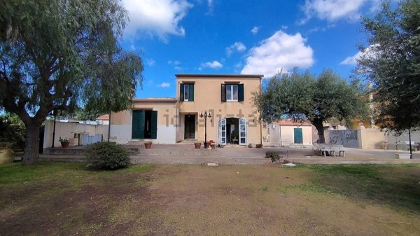 casa indipendente in vendita a Modica in zona Maganuco