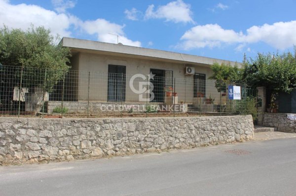 casa indipendente in vendita a Modica