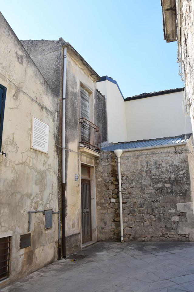 casa indipendente in vendita a Modica in zona Modica Alta