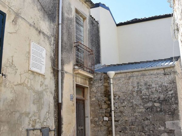 casa indipendente in vendita a Modica in zona Modica Alta