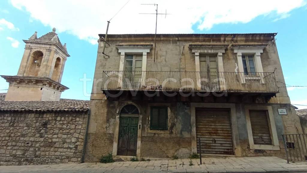 casa indipendente in vendita a Modica
