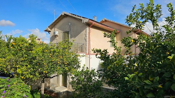 casa indipendente in vendita a Modica in zona Sacro Cuore