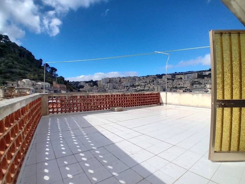 casa indipendente in vendita a Modica in zona Modica Bassa
