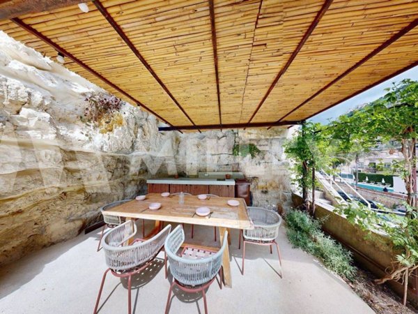 casa indipendente in vendita a Modica in zona Modica Bassa