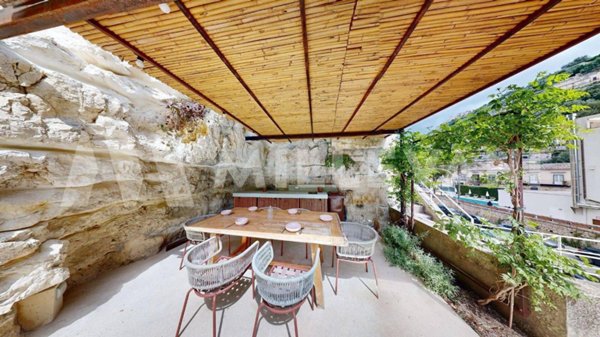 casa indipendente in vendita a Modica in zona Modica Bassa