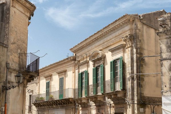 casa indipendente in vendita a Modica