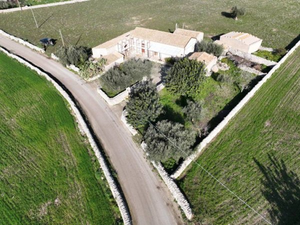 casa indipendente in vendita a Modica