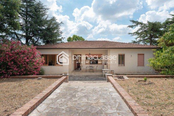 casa indipendente in vendita a Modica