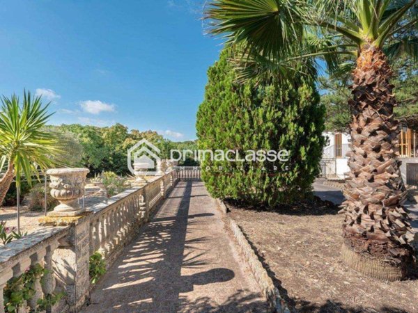 casa indipendente in vendita a Modica