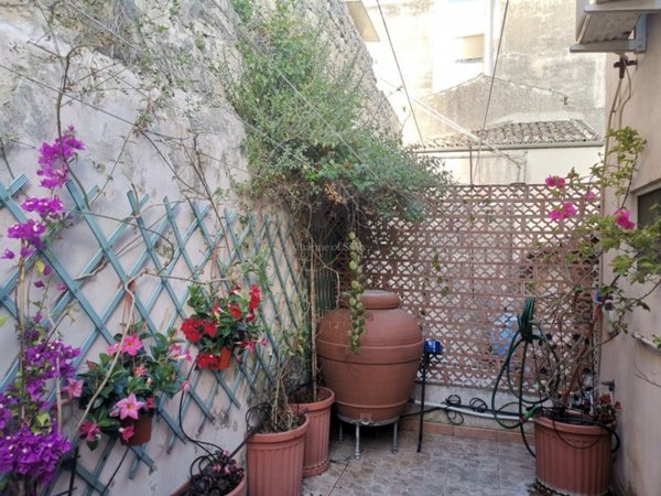 casa indipendente in vendita a Modica in zona Modica Bassa