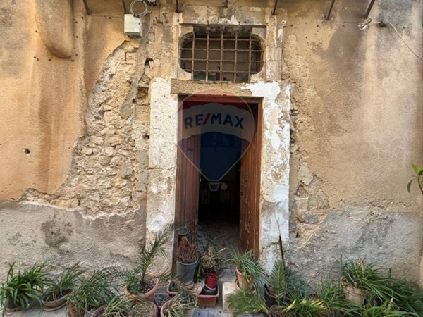 casa indipendente in vendita a Modica in zona Modica Bassa