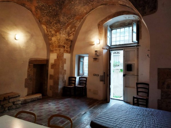 casa indipendente in vendita a Modica in zona Modica Bassa