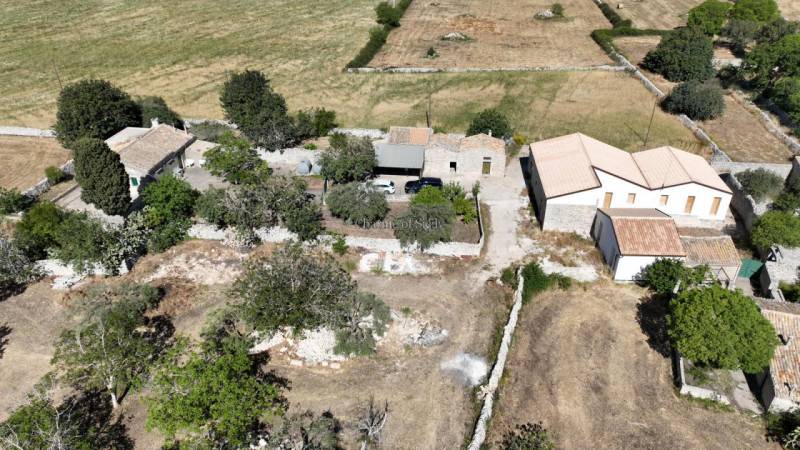 casa indipendente in vendita a Modica in zona Frigintini