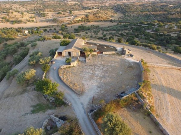 casa indipendente in vendita a Modica