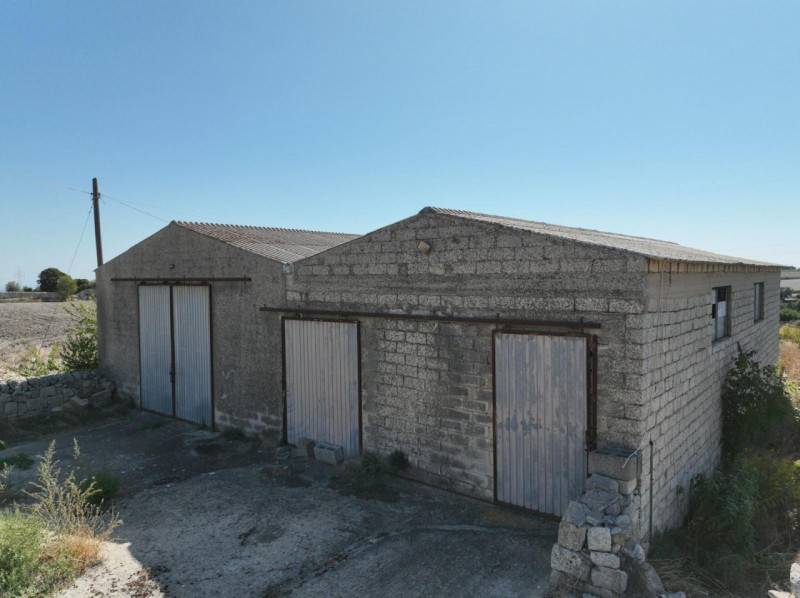 locale di sgombero in vendita a Modica