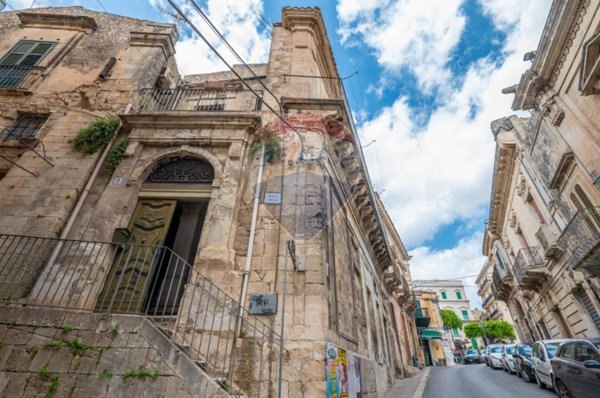 appartamento in vendita a Modica in zona Modica Alta