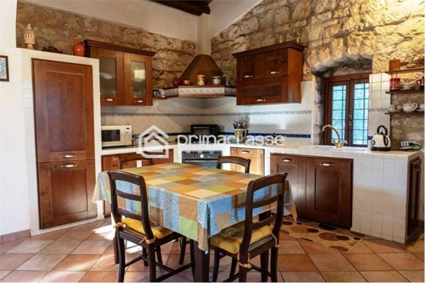 casa indipendente in vendita a Modica