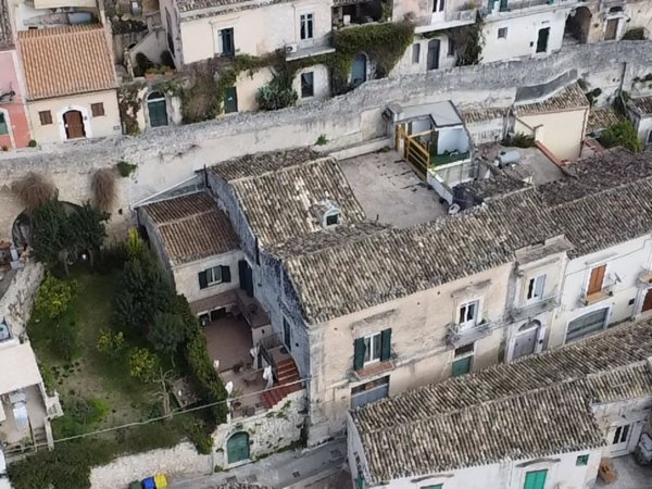 casa indipendente in vendita a Modica in zona Modica Alta
