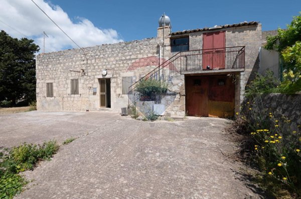 casa indipendente in vendita a Modica in zona Frigintini