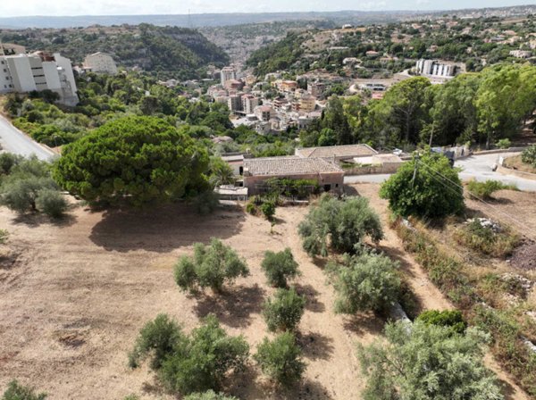 casa indipendente in vendita a Modica in zona Sacro Cuore