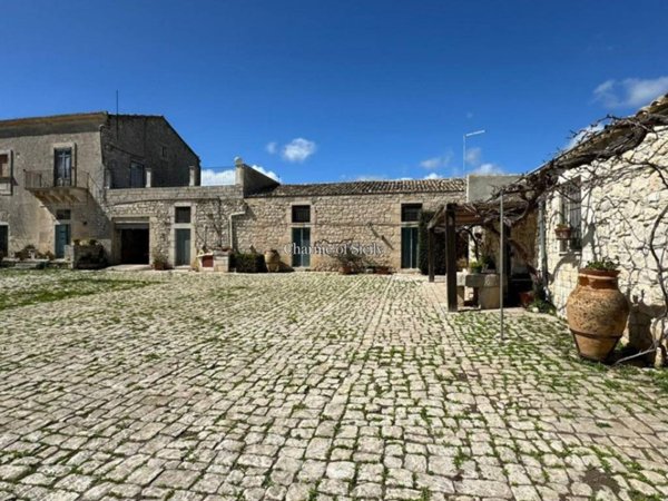 villa in vendita a Modica in zona Frigintini