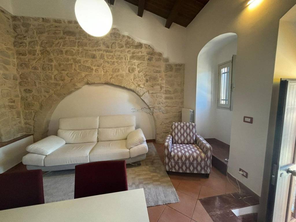 casa indipendente in vendita a Modica in zona Modica Alta